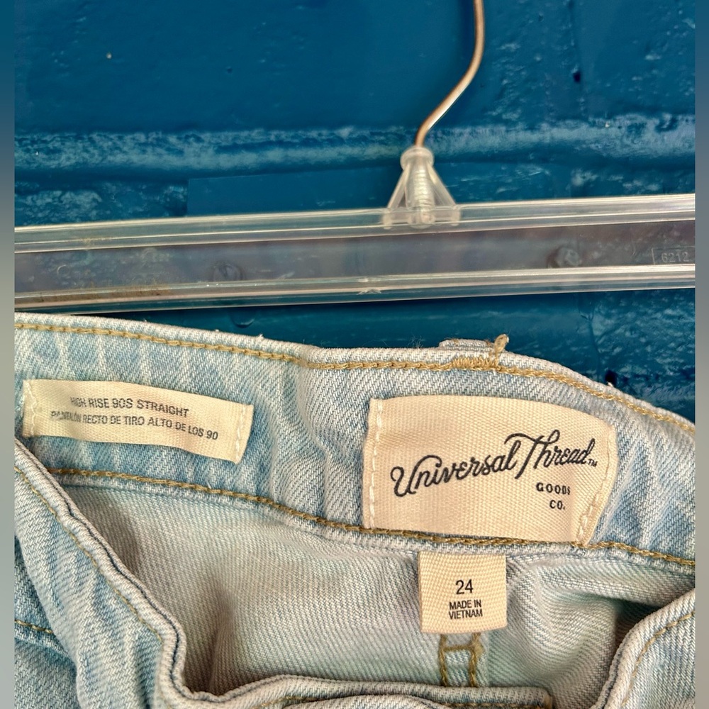 Universal Thread High Rise‎ Blue Jeans - Picture 2 of 12